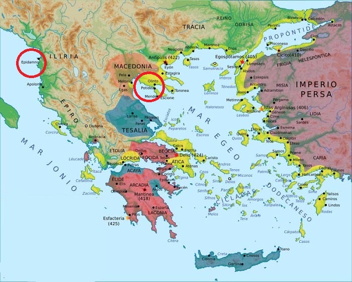 Mapa del mundo griego en el que se señalan Epidamno y Potidea, foco de dos de los antecedentes de la Guerra del Peloponeso